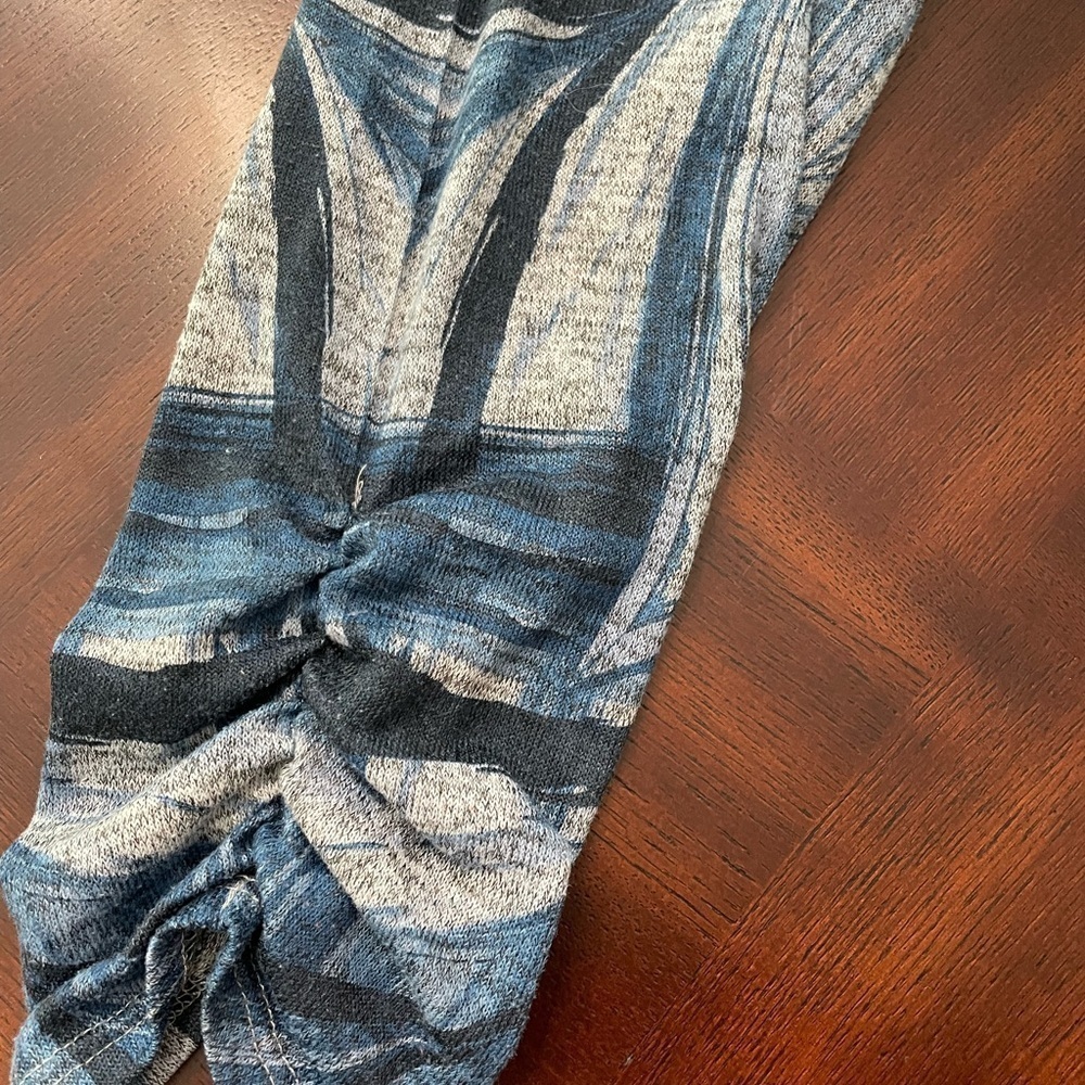 White Stage women’s top size X Large long sleeve rushed. Gray and blue Details - Picture 5 of 5